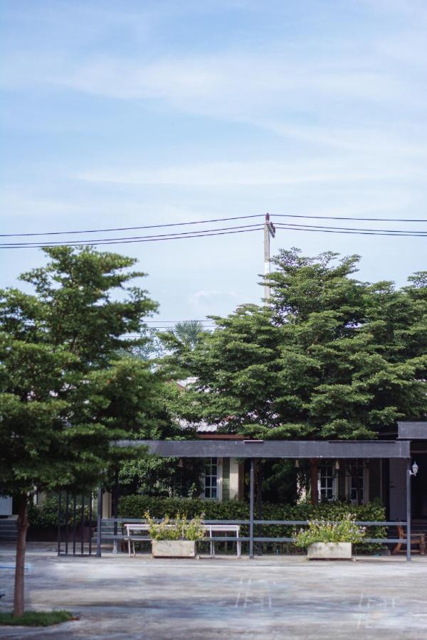 Baan Suan Resort Juree Punsuk Suphanburi Esterno foto