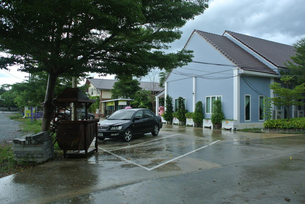 Baan Suan Resort Juree Punsuk Suphanburi Esterno foto